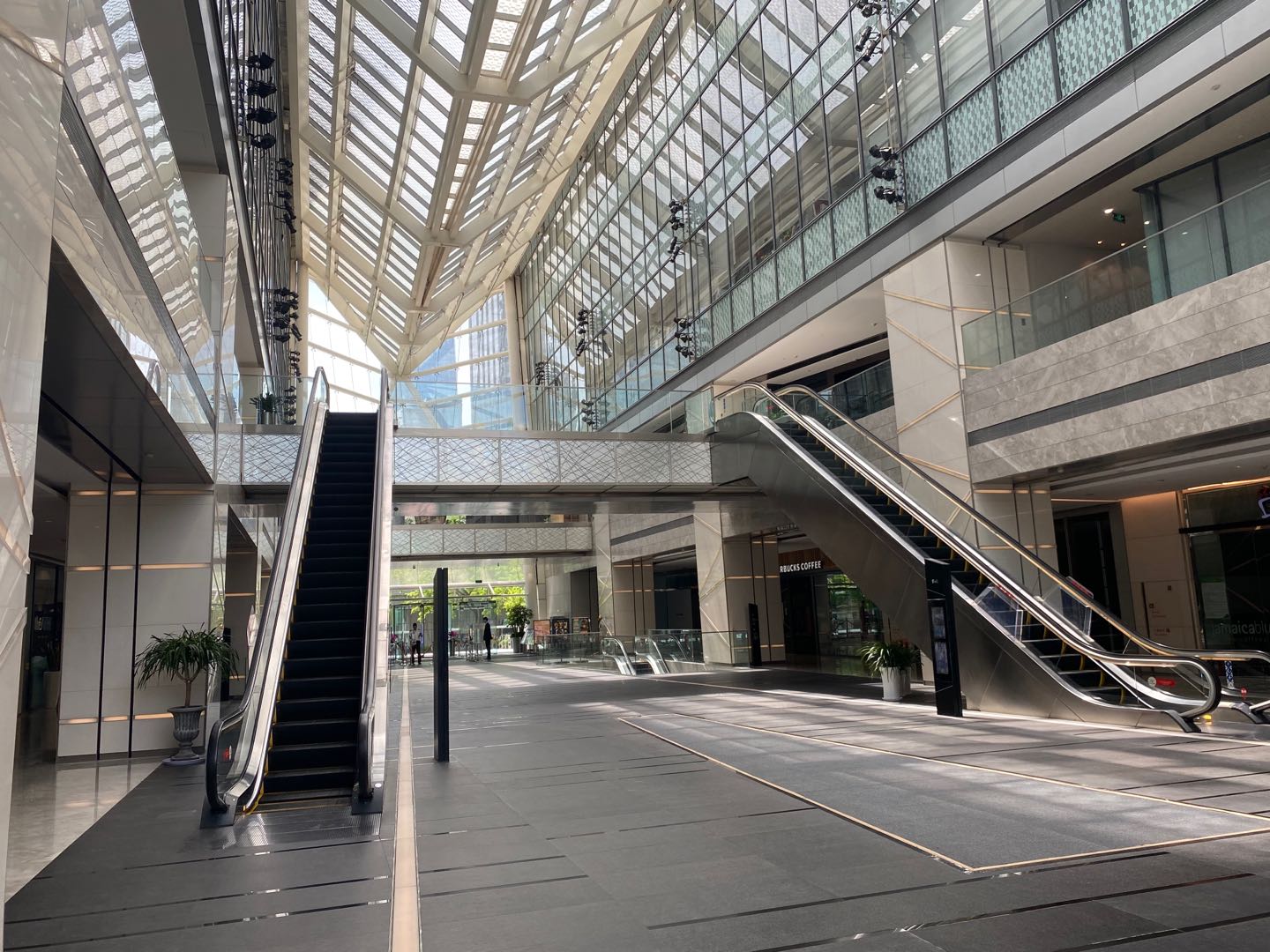 环球金融中心扶梯